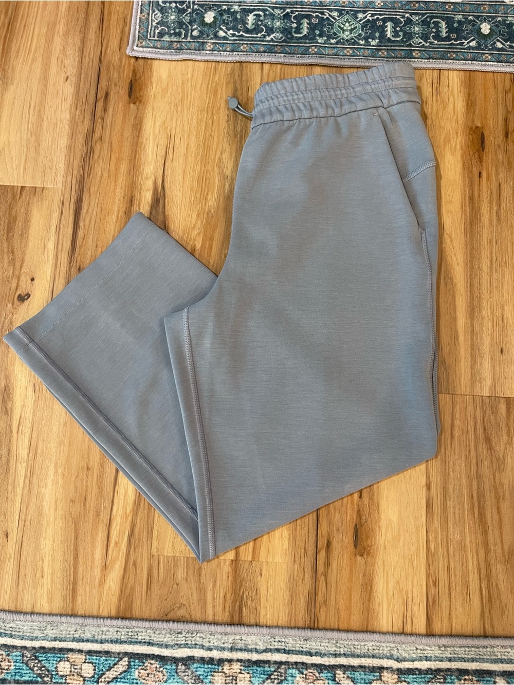 Lululemon Blue soft stream capri
